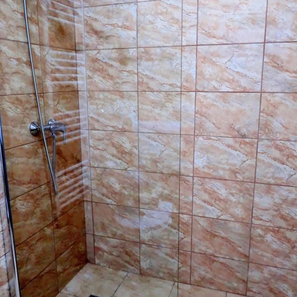Csanádi Bor és Vendégház apartman zuhanyzó
